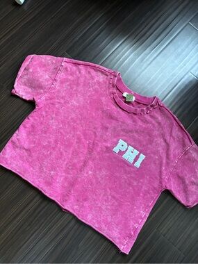 Philly Graphic Crop Tee
